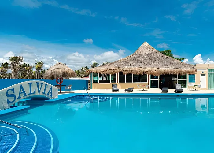 Paradise Beachfront & Nightlife Heart